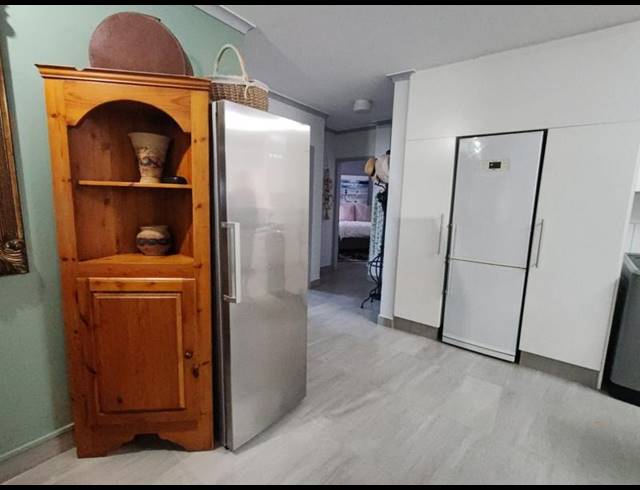 3 BEDROOM APARTMENT FOR SALE IN MARGATE BEACH